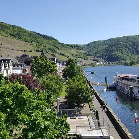 Burglay Zell Mosel 度假居